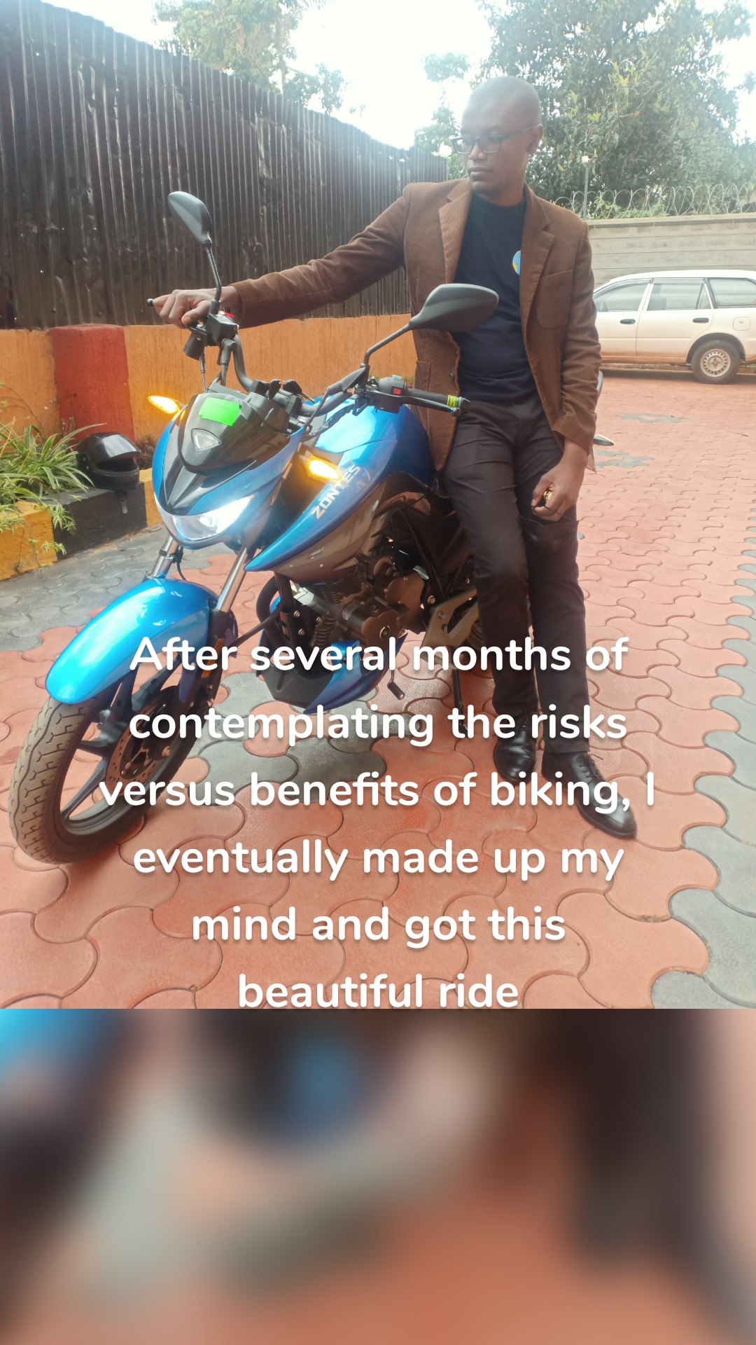 After several months of contemplating the risks versus benefits of biking, I eventually made up my mind and got this beautiful ride